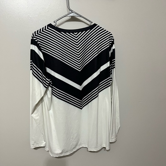 Chic Monochrome Striped Long Sleeve Top - Picture 2 of 5